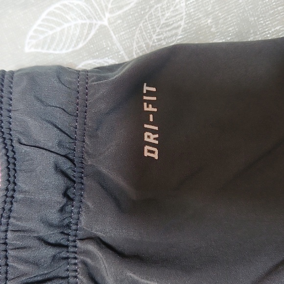 Nike Dry Fit Shorts - Picture 7 of 7
